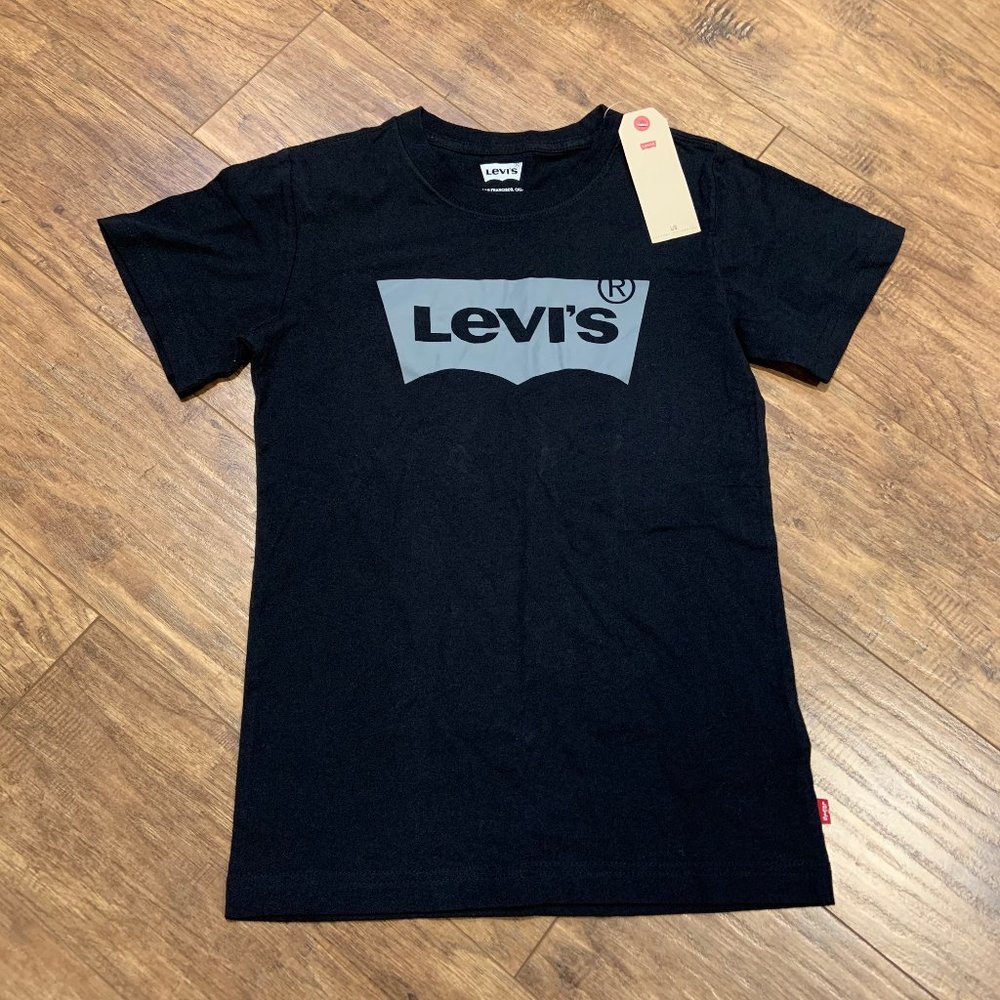 Boys grey on black Levi's T-shirt